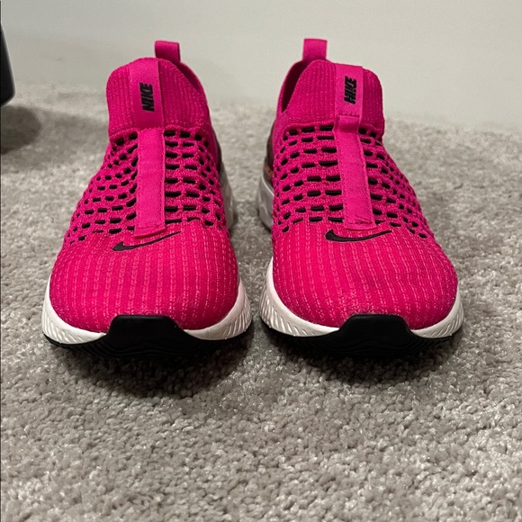 Nike Women's Hot Pink Sneakers - Picture 6 of 7